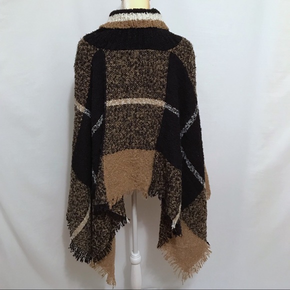❌SOLD❌ Accessory Street NWT Knitted Ruana-Poncho One Size - Picture 6 of 8